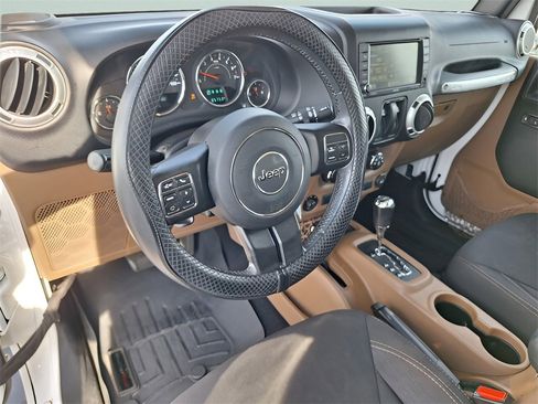 Used 2015 Jeep Wrangler Sahara w/ Connectivity Group image 9