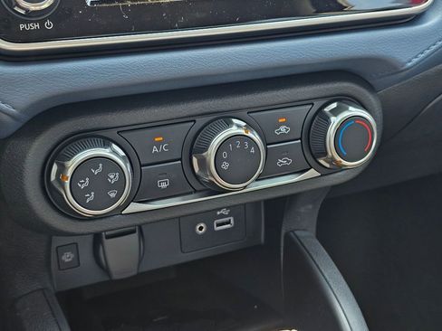 New 2025 Nissan Versa SV w/ Trunk Package image 10