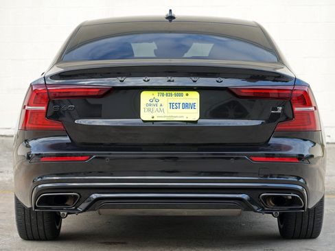 Used 2022 Volvo S60 T8 R-Design w/ Climate Package AWD/4WD image 11