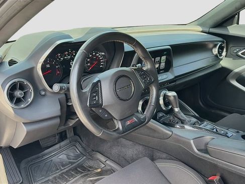 Used 2016 Chevrolet Camaro SS RWD image 8