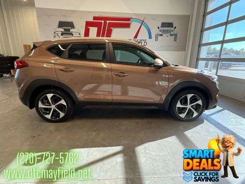 Used 2016 Hyundai Tucson Sport image 2