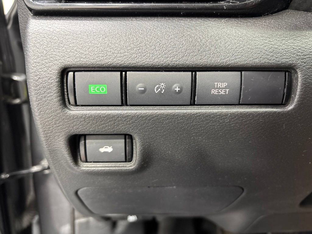 Used 2021 Nissan Sentra SR FWD image 26