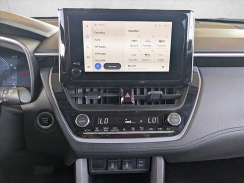 Used 2023 Toyota Corolla Cross XLE w/ Convenience Package FWD image 15