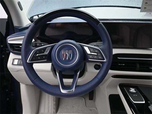 Certified 2025 Buick Enclave Avenir image 29