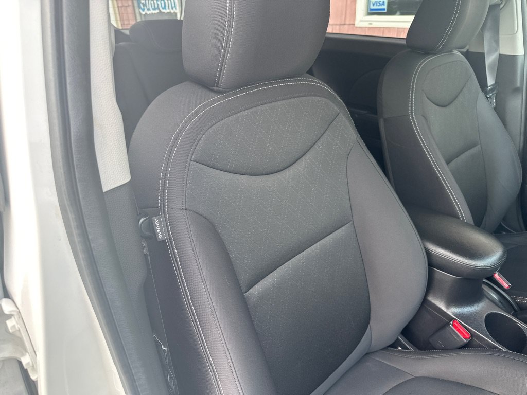 Used 2015 Kia Soul FWD image 9