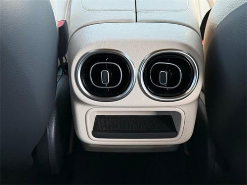 Used 2025 Mercedes-Benz GLC 300 GLC 300 image 12