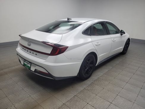 Used 2021 Hyundai Sonata SE w/ Preferred Accessory Package FWD image 9