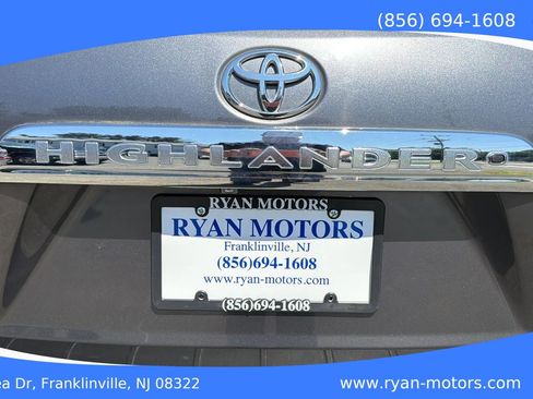 Used 2012 Toyota Highlander Limited w/ Tow Pkg AWD/4WD image 30