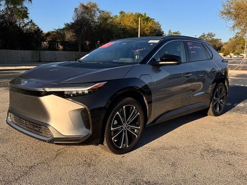 Used 2024 Toyota bZ4X AWD w/ Weather Package image 3