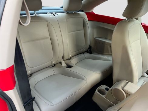 Used 2019 Volkswagen Beetle 2.0T SE image 26