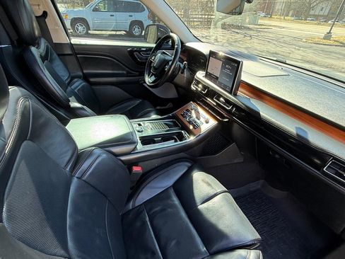 Used 2020 Lincoln Aviator Reserve w/ Equipment Group 202A image 11
