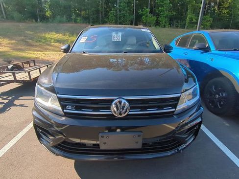 Used 2021 Volkswagen Tiguan SE R-Line AWD/4WD image 4