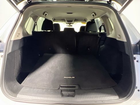 Used 2025 Nissan Rogue SV FWD image 33