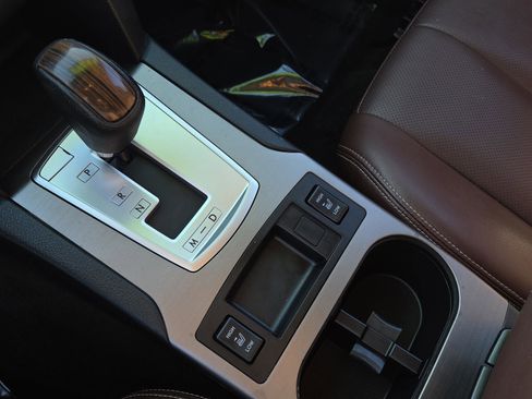 Used 2013 Subaru Outback 2.5i Limited w/ Special Appearance Pkg image 38