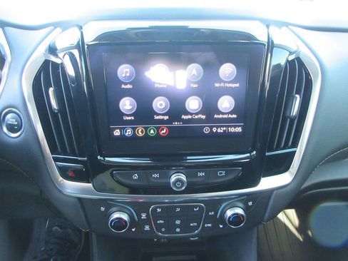 Used 2021 Chevrolet Traverse Premier image 36