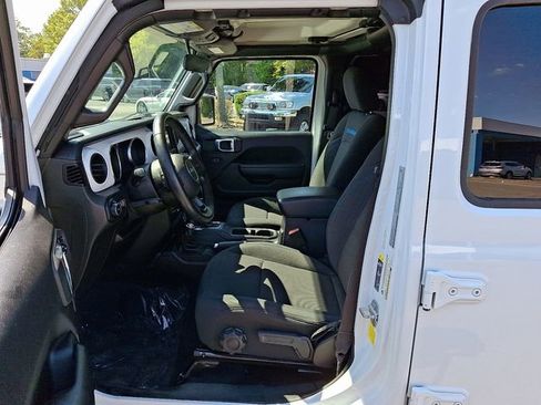 Used 2021 Jeep Wrangler Unlimited Islander image 17