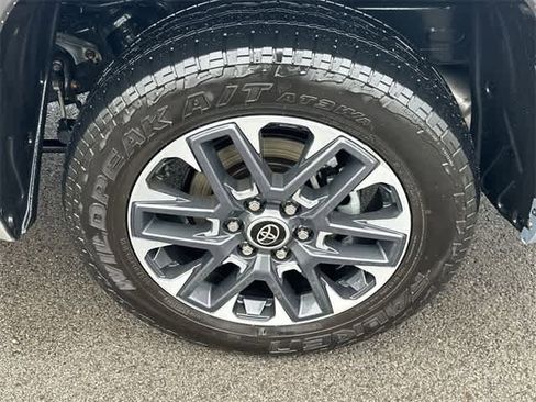 Used 2022 Toyota Tundra Limited image 5