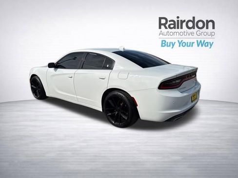Used 2015 Dodge Charger SXT w/ Driver Confidence Group RWD image 5