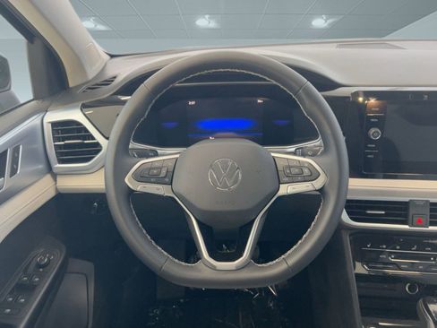 New 2026 Volkswagen Taos SE image 18