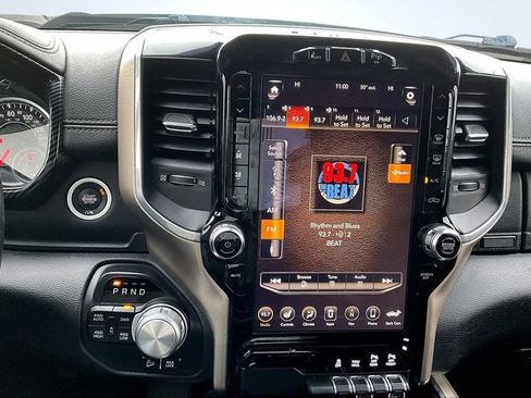 Used 2019 RAM 1500 Laramie image 31