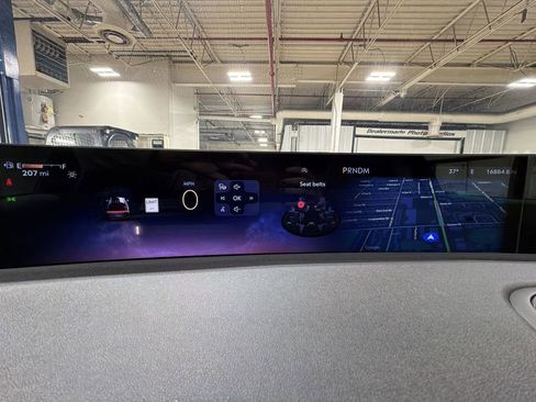 Certified 2025 Lincoln Navigator L Reserve image 10