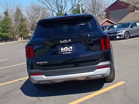 New 2026 Kia Sorento LX image 2