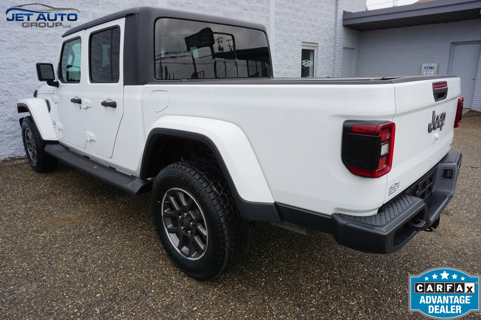 Used 2020 Jeep Gladiator Overland AWD/4WD image 8