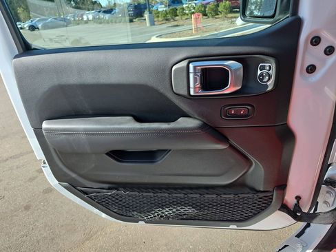 Used 2023 Jeep Wrangler Unlimited Rubicon 392 image 32