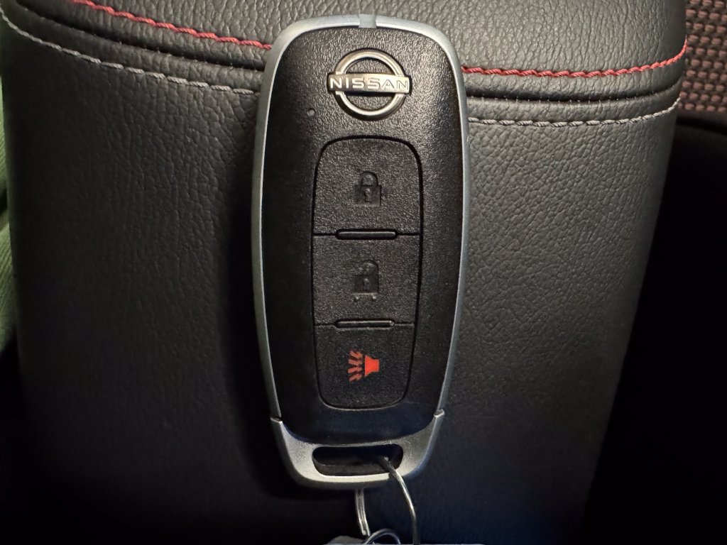 Used 2025 Nissan Kicks SR AWD/4WD image 17