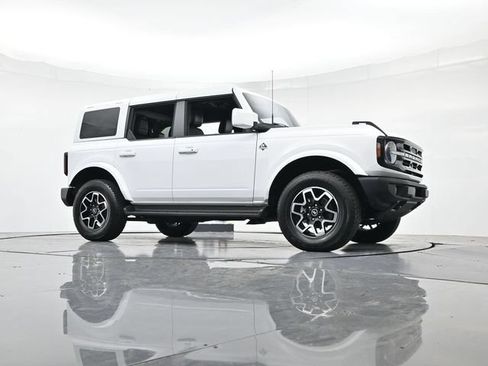 Certified 2025 Ford Bronco Outer Banks AWD/4WD image 39