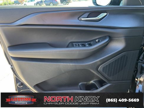 New 2025 Jeep Grand Cherokee L Altitude image 5