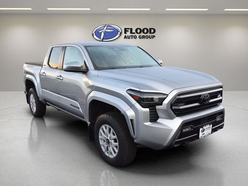 Used 2026 Toyota Tacoma SR5 AWD/4WD image 1