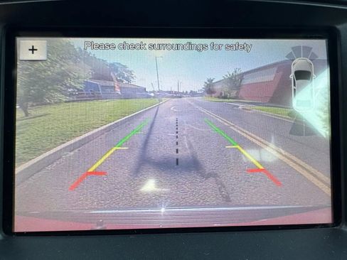 Used 2018 Ford Explorer XLT w/ Equipment Group 202A image 39