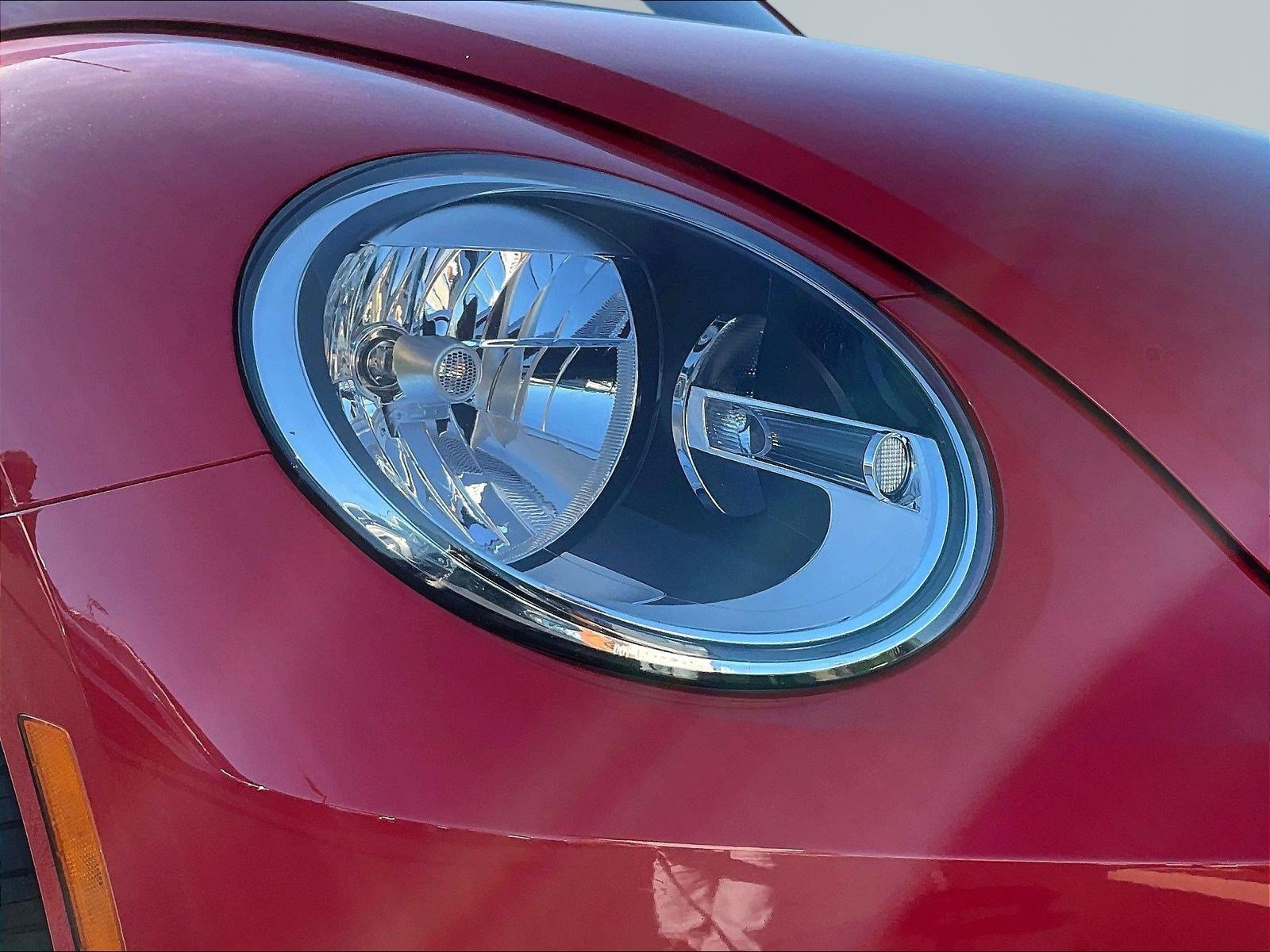 Used 2014 Volkswagen Beetle R-Line FWD image 32