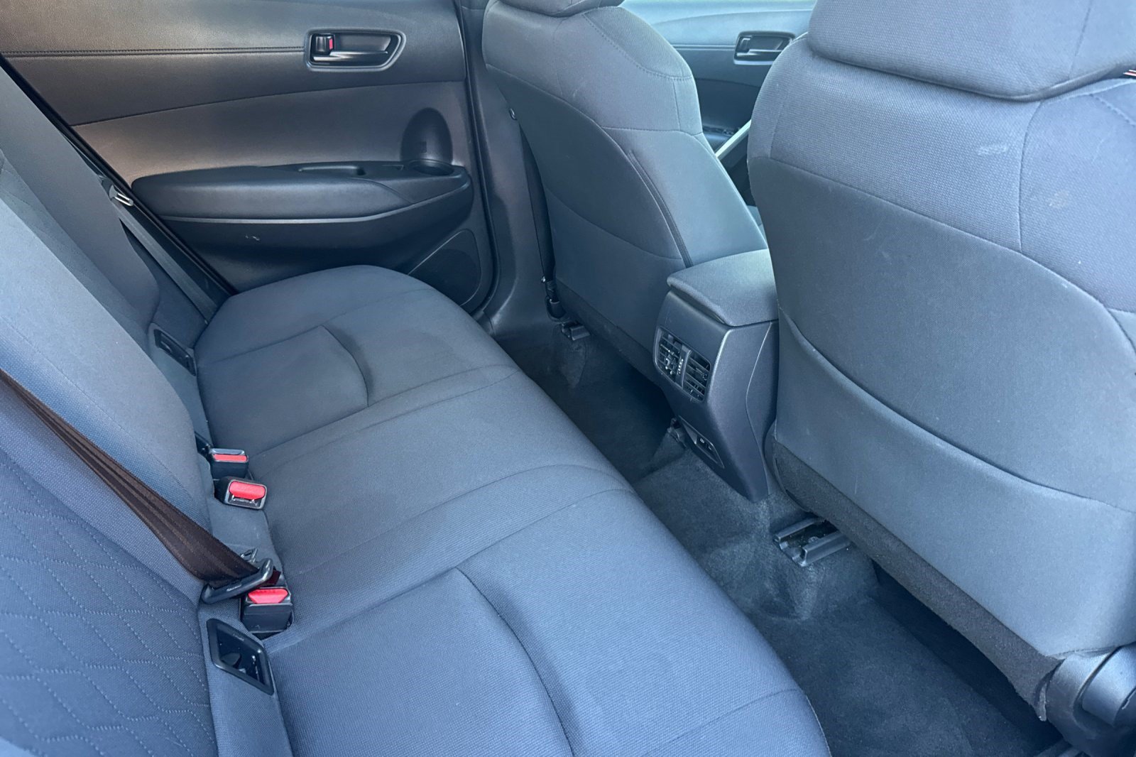 Used 2022 Toyota Corolla Cross LE FWD image 32