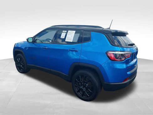 Used 2022 Jeep Compass Latitude AWD/4WD image 3