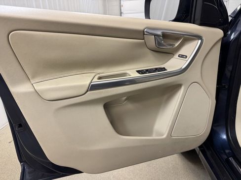 Used 2015 Volvo XC60 T5 Premier image 8