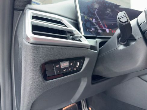 Used 2025 BMW M440i Coupe w/ Premium Package image 32