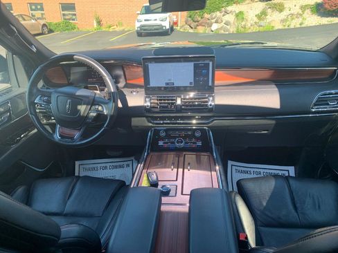 Used 2024 Lincoln Navigator Reserve AWD/4WD image 13