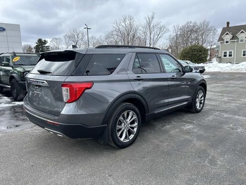 Certified 2022 Ford Explorer XLT w/ Equipment Group 202A image 5