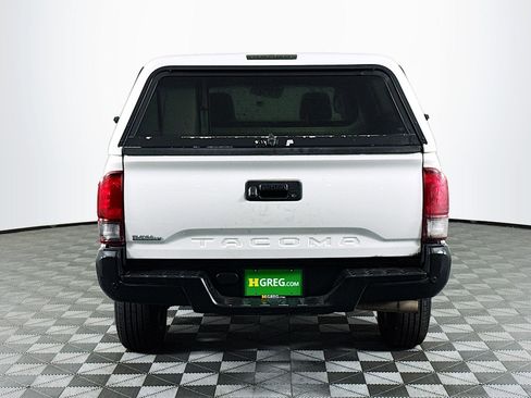 Used 2022 Toyota Tacoma SR image 8