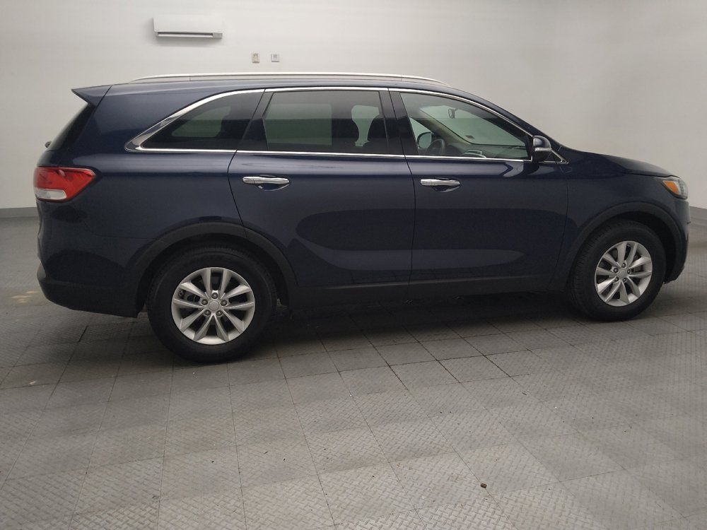 Used 2018 Kia Sorento FWD V6 image 10