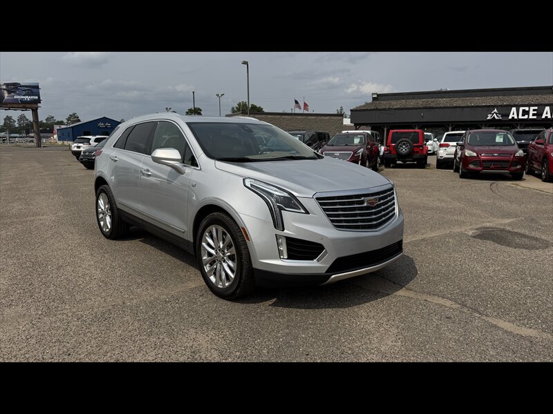 Used 2017 Cadillac XT5 Platinum AWD/4WD image 3