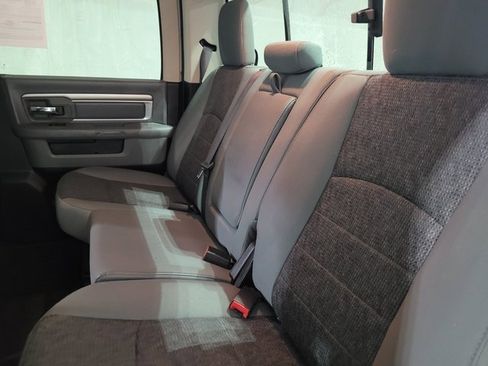 Used 2018 RAM 1500 Classic SLT image 45