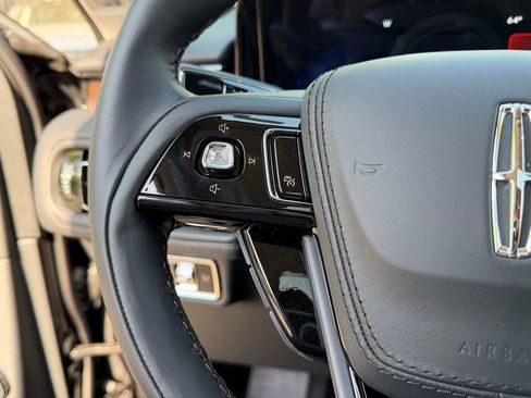 New 2026 Lincoln Aviator Reserve AWD/4WD image 17