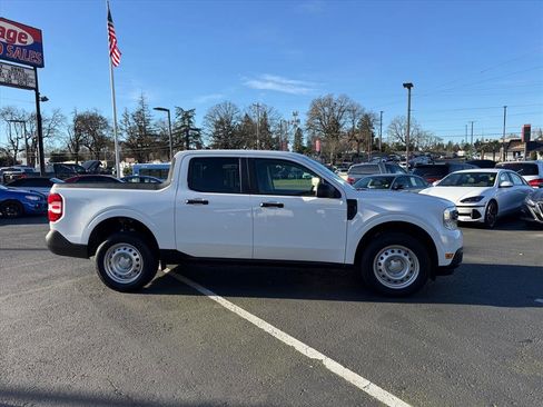 Used 2022 Ford Maverick XL image 8