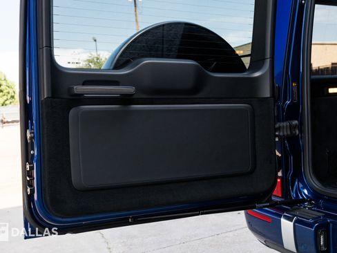 Used 2022 Mercedes-Benz G 63 AMG 4MATIC w/ G Manufaktur Interior Package image 31