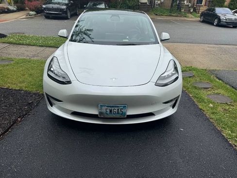 Used 2022 Tesla Model 3 Long Range AWD/4WD image 3