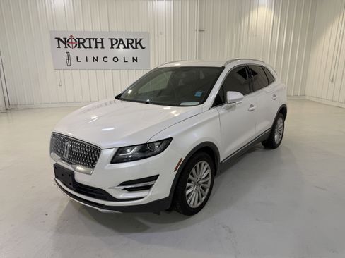 Used 2019 Lincoln MKC Premiere FWD image 1
