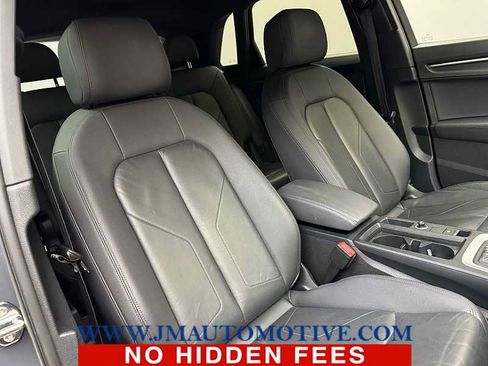Used 2020 Audi Q3 2.0T Premium w/ Convenience Package AWD/4WD image 21